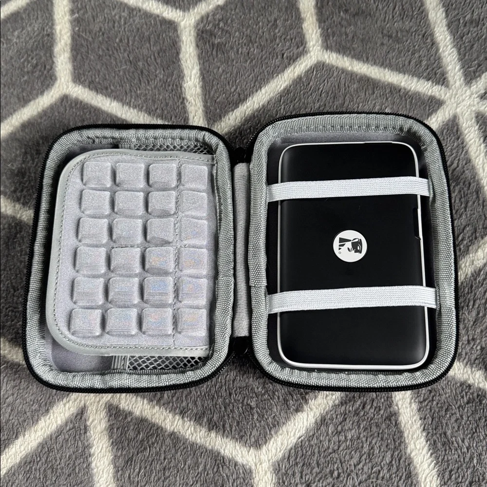 Kingston - MobileLite Wireless G2 5-in-1 Mobile Companion w/ Case